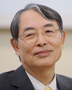https://upload.wikimedia.org/wikipedia/commons/thumb/e/ee/Song_Sang-Hyun_-_Trento_2014_01.JPG/250px-Song_Sang-Hyun_-_Trento_2014_01.JPG