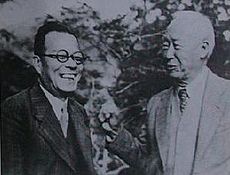 https://upload.wikimedia.org/wikipedia/commons/thumb/f/f3/Kim_Seong-su_and_Syngman_Rhee.jpg/230px-Kim_Seong-su_and_Syngman_Rhee.jpg