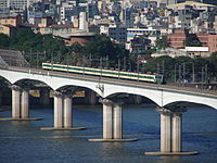 https://upload.wikimedia.org/wikipedia/commons/thumb/f/f9/Dangsan_Railway_Bridge.jpg/200px-Dangsan_Railway_Bridge.jpg