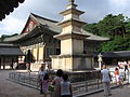https://upload.wikimedia.org/wikipedia/commons/thumb/f/f9/Korea_bulguksa_temple-2005-08-23.jpg/120px-Korea_bulguksa_temple-2005-08-23.jpg