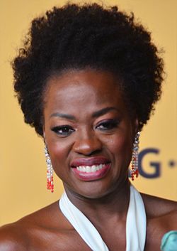 https://upload.wikimedia.org/wikipedia/commons/thumb/f/fa/Viola_Davis_June_2015.jpg/250px-Viola_Davis_June_2015.jpg