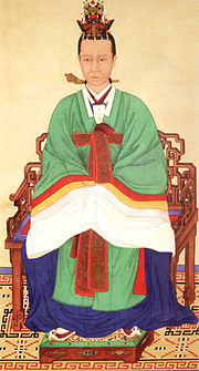 https://upload.wikimedia.org/wikipedia/ko/thumb/0/03/Empress_sin-jung-ik.jpg/180px-Empress_sin-jung-ik.jpg