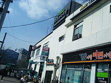 https://upload.wikimedia.org/wikipedia/ko/thumb/b/b9/Gyeongju_express_bus_terminal.jpg/220px-Gyeongju_express_bus_terminal.jpg